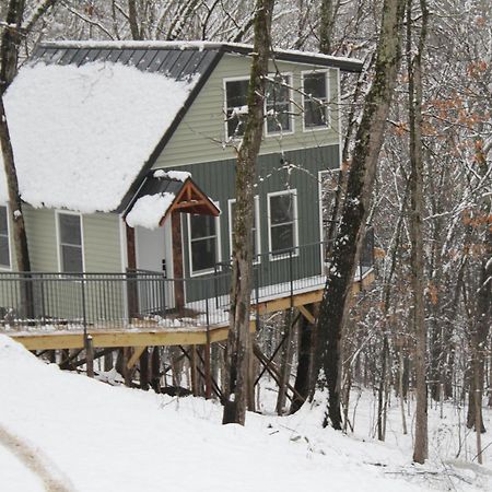 Vila Secluded Treehouse In The Woods - Tree Hugger Hideaway Branson Exteriér fotografie