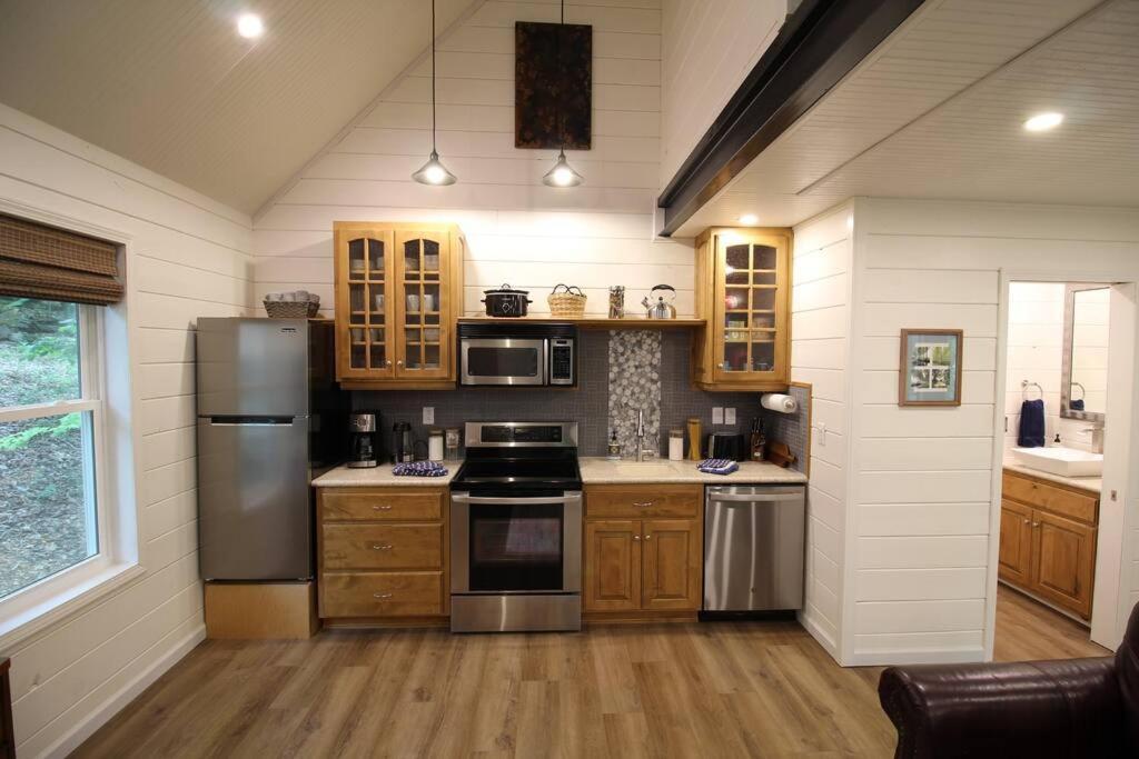 Vila Secluded Treehouse In The Woods - Tree Hugger Hideaway Branson Exteriér fotografie