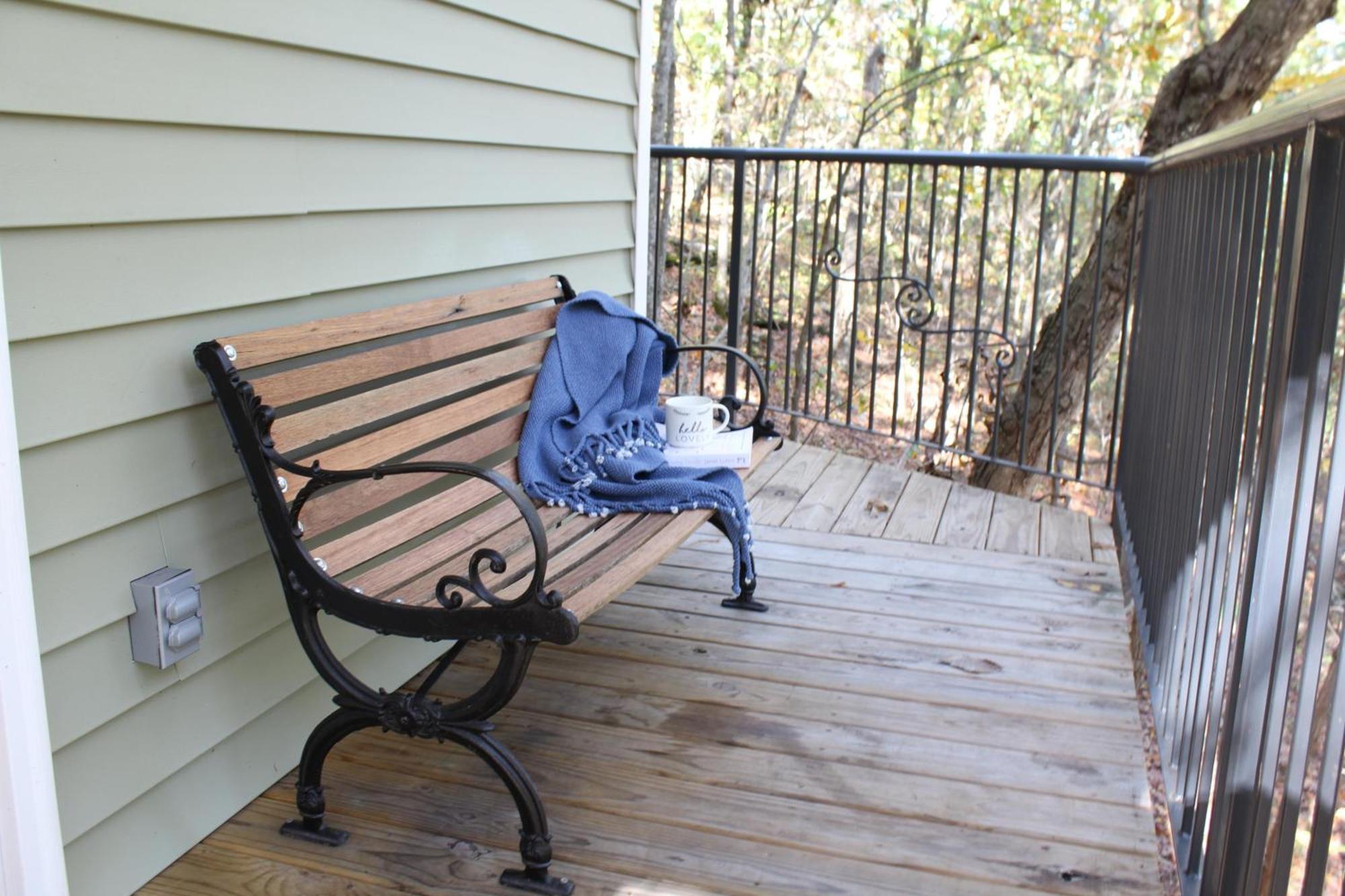 Vila Secluded Treehouse In The Woods - Tree Hugger Hideaway Branson Exteriér fotografie