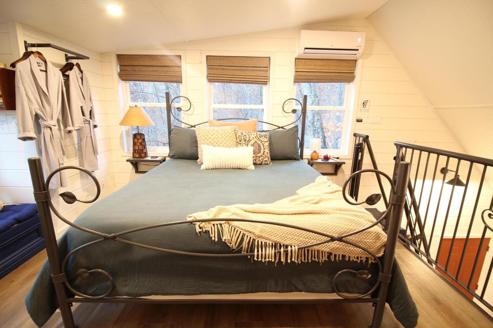 Vila Secluded Treehouse In The Woods - Tree Hugger Hideaway Branson Exteriér fotografie