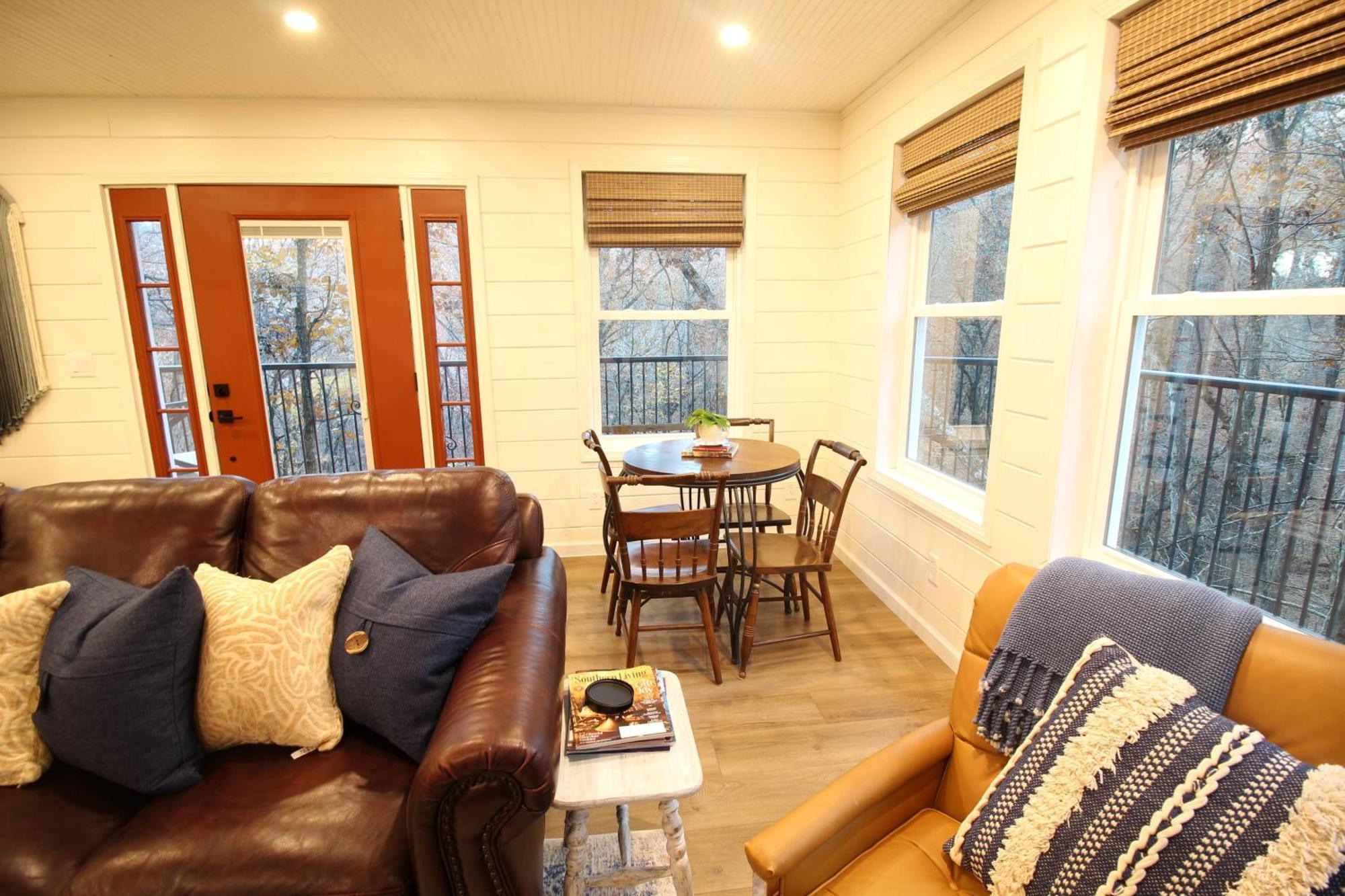 Vila Secluded Treehouse In The Woods - Tree Hugger Hideaway Branson Exteriér fotografie