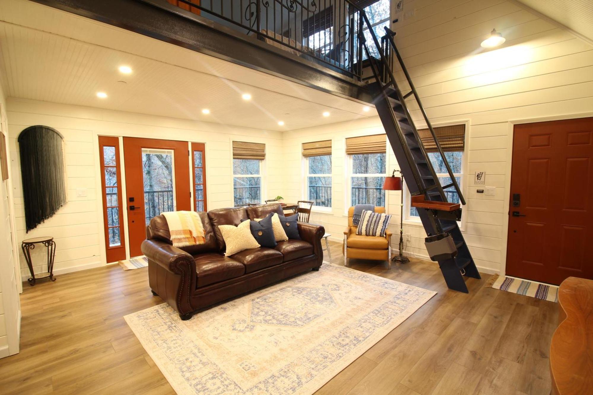 Vila Secluded Treehouse In The Woods - Tree Hugger Hideaway Branson Exteriér fotografie