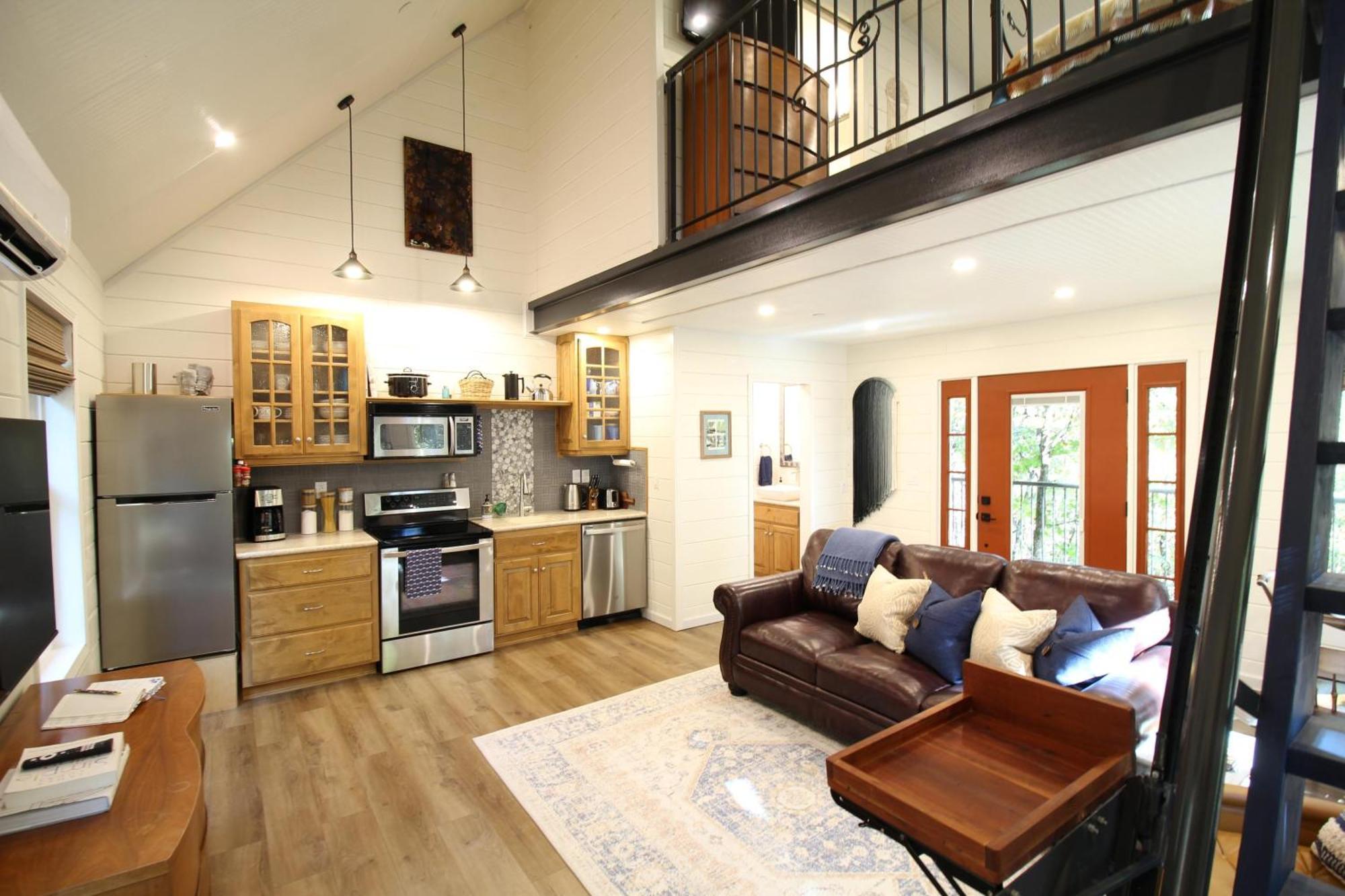 Vila Secluded Treehouse In The Woods - Tree Hugger Hideaway Branson Exteriér fotografie